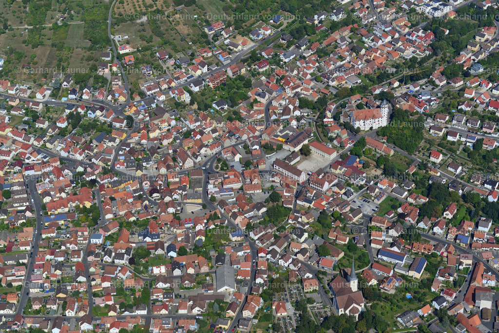 3650099 | RIMPAR 31.08.2016 Stadtzentrum im Innenstadtbereich  in Rimpar im Bundesland Bayern, Deutschland // The city center in the downtown area  in Rimpar in the state Bavaria, Germany Foto: Gerhard Launer