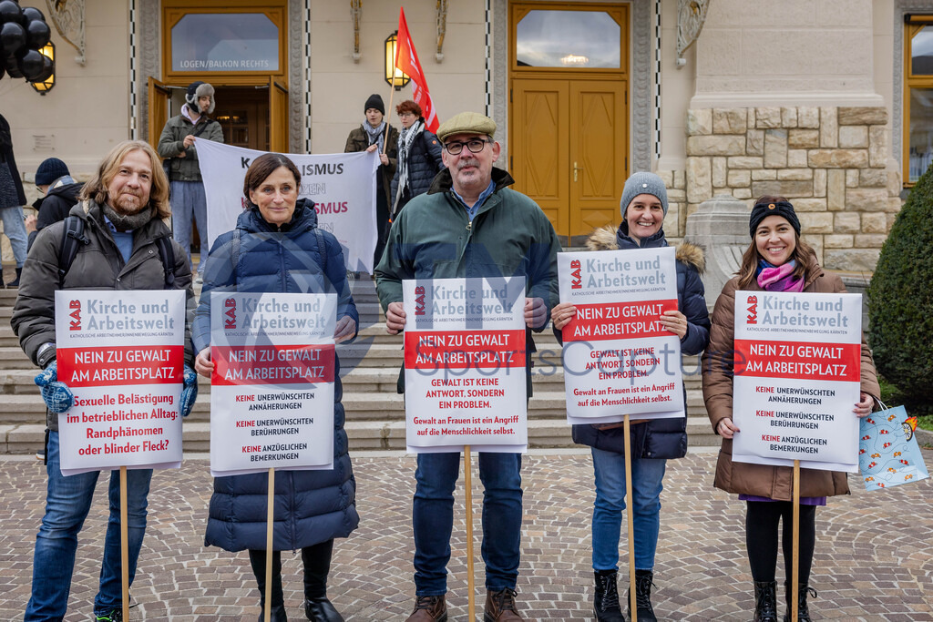 RR5M5673 | 29.NOV.24-Protestmarsch gegen Gewalt-Copyright: Katholische Kirche Kärnten/Denk Dich Neu/Trainproduction/Matthias Trinkl
