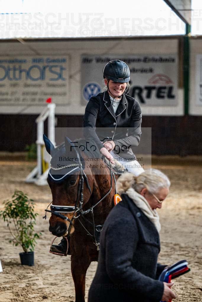 20240309-DOS_6426 | Entdecke hochwertige Reitturnierfotos von Foto Oger. Professionell, emotional und authentisch – jetzt Lieblingsmomente im Shop bestellen.Deutschlandweite Turnierfotografie. - Realisiert mit Pictrs.com
