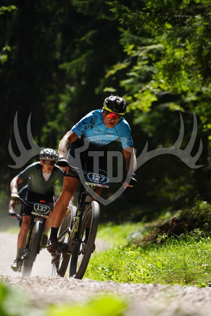 FC102253 | Fotogalerie der Treibjagd im Dunkelwald - Dein MTB Etappenrennen im Erzgebirge - Realisiert mit Pictrs.com