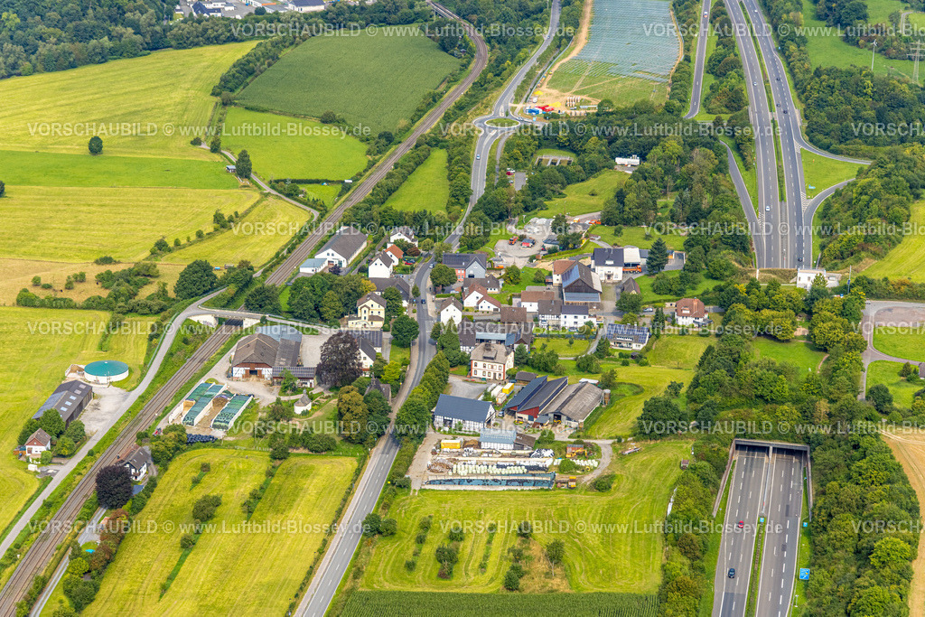 Arnsberg250806870 | Luftbild, Wohngebiet Ortsansicht Ortsteil Uentrop mit Tunnel und Grünbrücke über die Autobahn A46, Uentrop, Arnsberg, Ruhrgebiet, Nordrhein-Westfalen, Deutschland