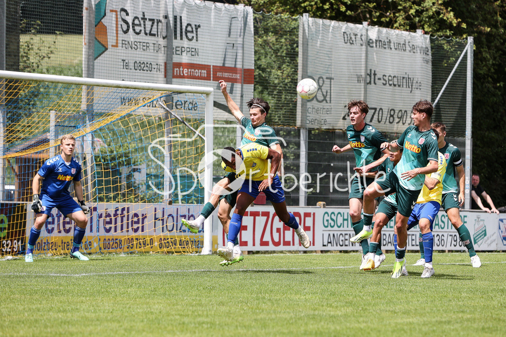 FC Pipinsried - SSV Jahn Regensburg II | Professionelle Sportfotos aus den Bereichen Fußball, Eishockey, Handball und vieles mehr. Ob Sieg oder Niederlage