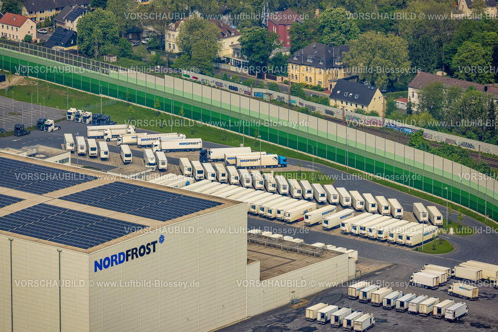 Herne240500572 | Luftbild, Nordfrost GmbH, Schallschutzwand an der Bahnlinie, LKW Parkplatz Lieferfahrzeuge, Unser Fritz, Herne, Ruhrgebiet, Nordrhein-Westfalen, Deutschland