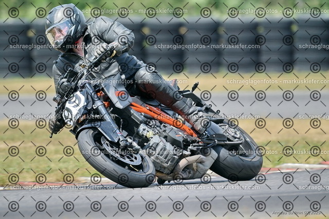 25bt04-1349 | markuskiefer.com - Realisiert mit Pictrs.com