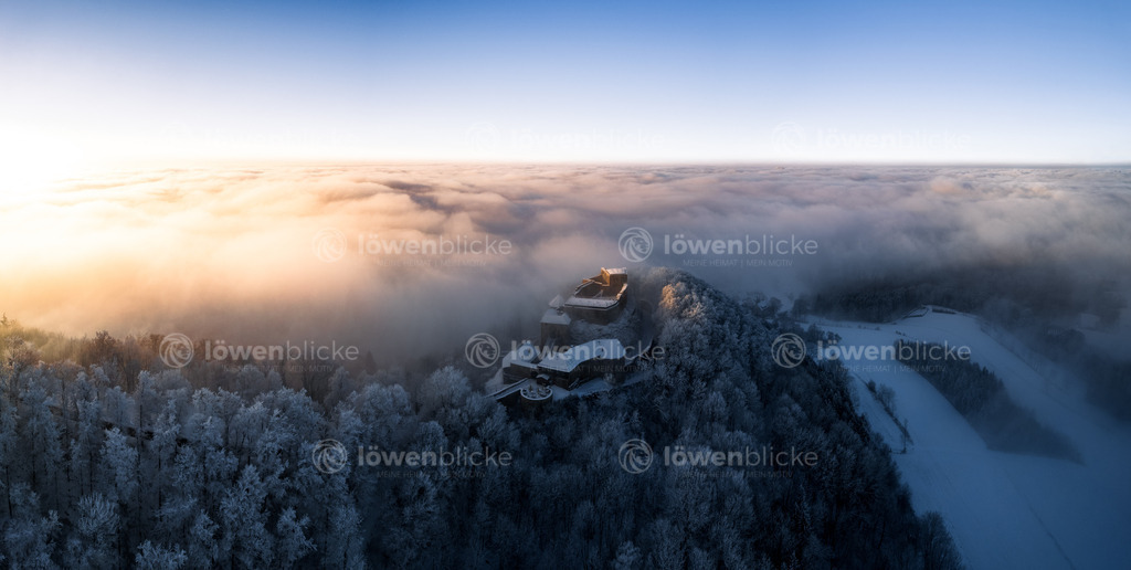 Hohenrechberg bei Nebel im Winter | löwenblicke | shop