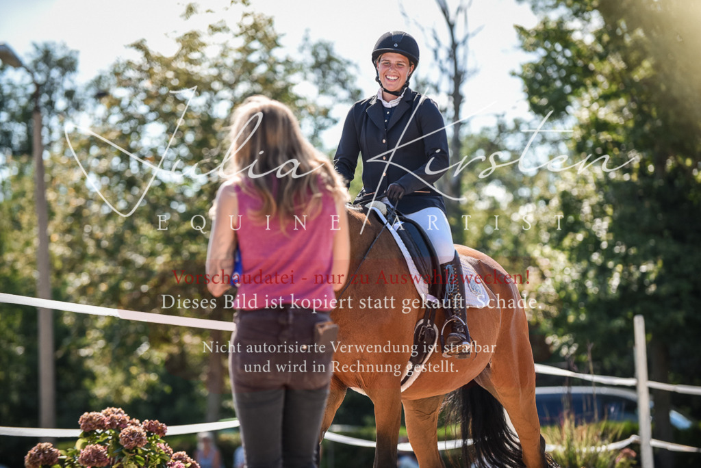 DSC_9692 | Pferde- und Turnierfotografie in Westsachsen. Pferdeportraits, Auftragszeichnungen und intuitive Kunst.