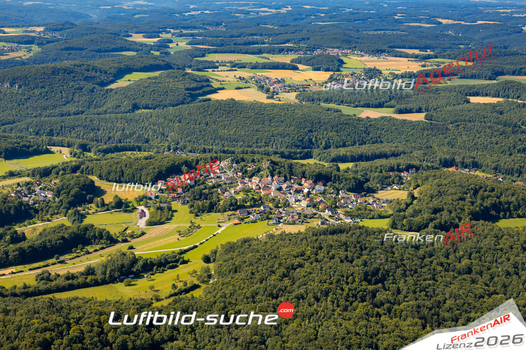 Das Luftbild zeigt : Wichsenstein Gößweinstein - Die Luftaufnahme wurde 2024 vom UL-Flugzeug aus erstellt ( keine Drohne ) - Hochauflösende Luftaufnahme - Für grossformatige Ausdrucke geeignet. Die Geschenkidee !Mit Lizenz und Bildrechte bestellbar