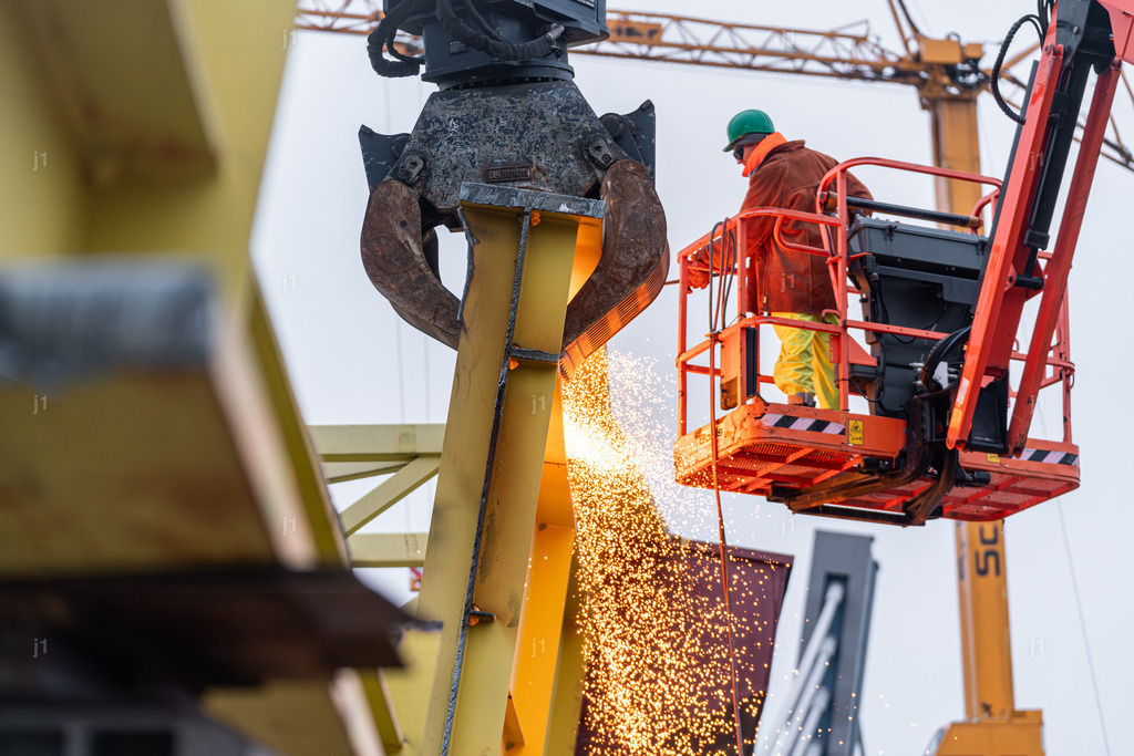 2024-12-12_J1_A6_Abbruch_057 | Luftbild, Drohne, Multicopter, Bayern, Luftbilder, Luftbildshop, Jan R. Schäfer, aerialphotography, Abzüge, Luftaufnahmen, J1-Luftbild, J1-Fotografie und Luftbildservice, Würzburg, fineart, Abzüge, Drucke, Glasdruck - Realisiert mit Pictrs.com