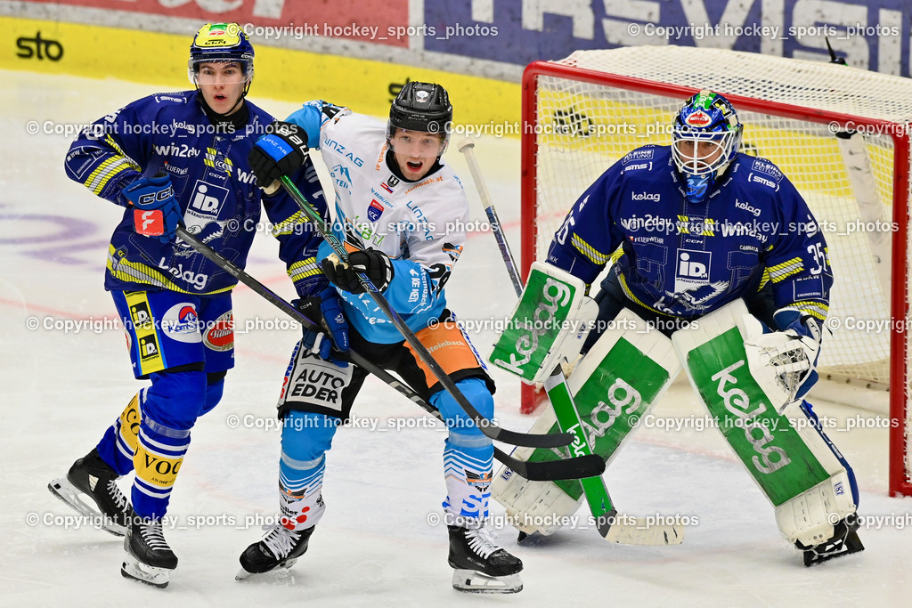 EC IDM WÄRMEPUMPEN VSV vs. Steinbach Black Wings Linz | #78 Felix Maxa EC VSV, #29 Aljaz Predan Black Wings Linz, #35 Joe Cannata EC VSV, EC IDM WÄRMEPUMPEN VSV vs. Steinbach Black Wings Linz, EC IDM WÄRMEPUMPEN VSV vs. Steinbach Black Wings Linz am 28.11.2025 in Villach (Stadthalle Villach), Austria, (Photo by Bernd Stefan)