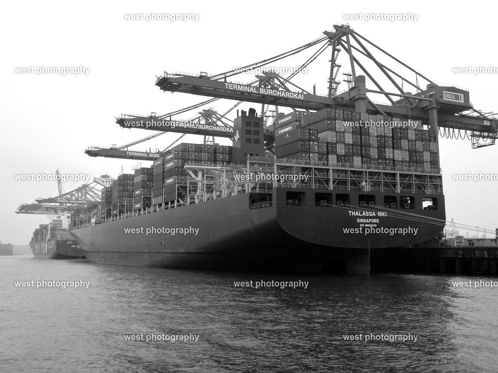 Hamburg Harbour 4 - GER 2014 | west photography - Realisiert mit Pictrs.com