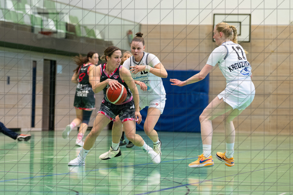 2. DBBL PlayOff 24/25 | 06.04.2025 | BBC OS vs. Dillingen Diamonds | 1/8-Finale, 1. Spiel | 2. DBBL PlayOff 24/25 | 06.04.2025 | BBC OS vs. Dillingen Diamonds | 1/8-Finale, 1. Spiel  - - - - - CREDIT, www.bullenfotos.de, Martin König, Hörner Weg 40, D-49078 Osnabrück, +4917663732967, Nutzung und Weitergabe nur zu den vereinbarten Zwecken. Presseanfragen an Urheber. Alle Rechte beim Urheber. - - - - - - Realisiert mit Pictrs.com