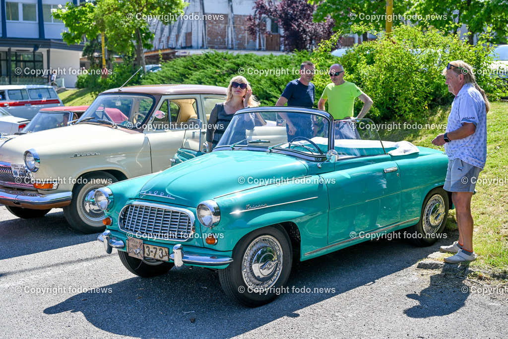 Slowakei_ Povazska Bystrica_ Veteran Tour Manin_ 14.06.2025-64 | 14.06.2025, Slowakei, SVK, Trenciansky kraj, Povazska Bystrica, im Bild Oldtimer Klub, Historische Fahrzeuge, Veteran Tour Manin, Auto, Alt, Besucher, Menschen, Feature, Symbolbild
