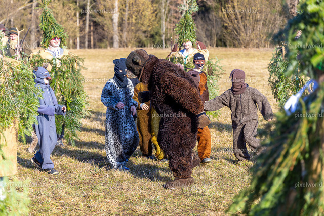 Bärentreiben in Steuerberg | Bildershop von pixelworld.at - Realisiert mit Pictrs.com