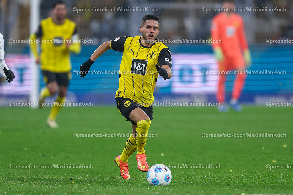 BVB15122402225 | 15.12.2024, Fußball, Borussia Dortmund - TSG 1899 Hoffenheim, 1. Fußball Bundesliga, 14. Spieltag, Signal Iduna Park, Saison 2024 2025: Yan Couto (BVB #2)DFB regulations prohibit any use of photographs as image sequences and or quasi-video.