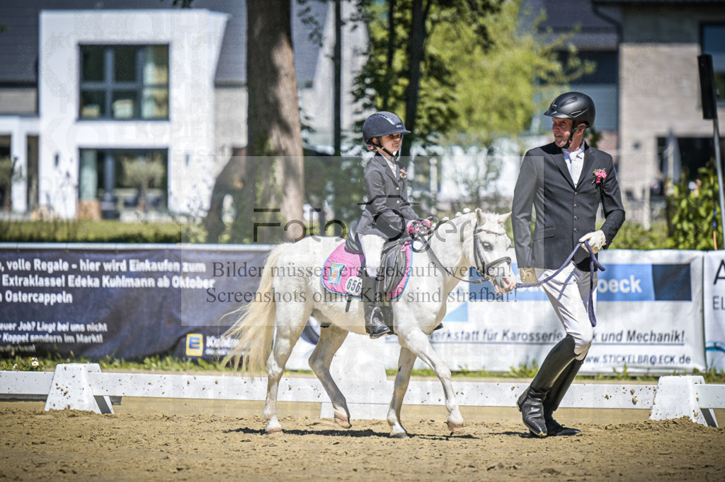 DOS_8926 | Entdecke hochwertige Reitturnierfotos von Foto Oger. Professionell, emotional und authentisch – jetzt Lieblingsmomente im Shop bestellen. - Realisiert mit Pictrs.com