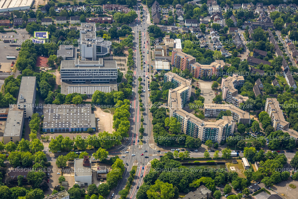 Oberhausen250515228 | Luftbild, Berufsförderungswerk Oberhausen Schulungszentrum, Bebelstraße mit grünen Bäumen, Wohnblock Mehrfamilien Hochhaus Bebelstraße, Oberhausen, Ruhrgebiet, Nordrhein-Westfalen, Deutschland