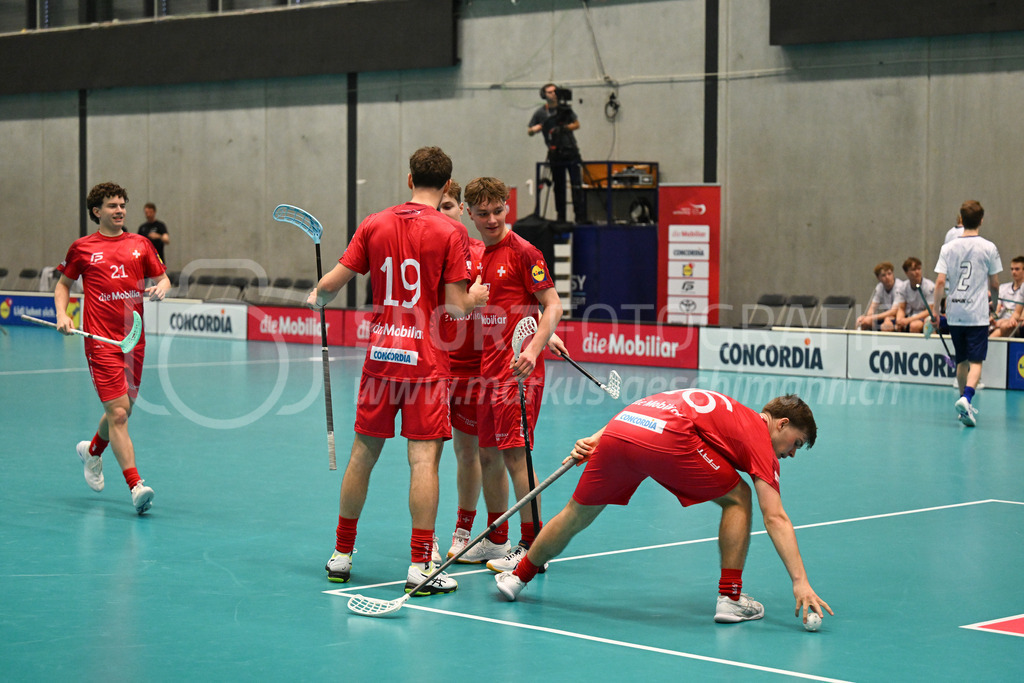 Switzerland B U19 vs Finland U19 - 2. February 2024 | Switzerland B U19 vs Finland U19
U19 Men International Matches in Switzerland
GoEasy Arena, Siggenthal Station
Switzerland defender #21 Florin Fehr, Switzerland forward #19 Noël Greber and Switzerland forward #16 Lorin Aeschlimann.
Credit: Markus Aeschimann | <a href="https://www.markus-aeschimann.ch">Sportfotografie Markus Aeschimann</a> | <a href="https://www.instagram.com/sportfotografie.aeschimann">@sportfotografie.aeschimann</a> - Realisiert mit Pictrs.com