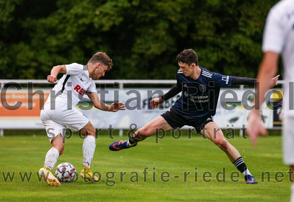 2023-07-28_058_FC_Eitting_gegen_FC_Moosburg | Eitting, Deutschland, 28.07.2023:
Fußball, Kreisliga 2023 / 2024, 1. Spieltag, FC Eitting gegen FC Moosburg, Endergebnis: 1:1

Niclas Noll (FC Eitting, #14), Fran Azdajic (FC Moosburg, #11)

Foto: Christian Riedel / fotografie-riedel.net