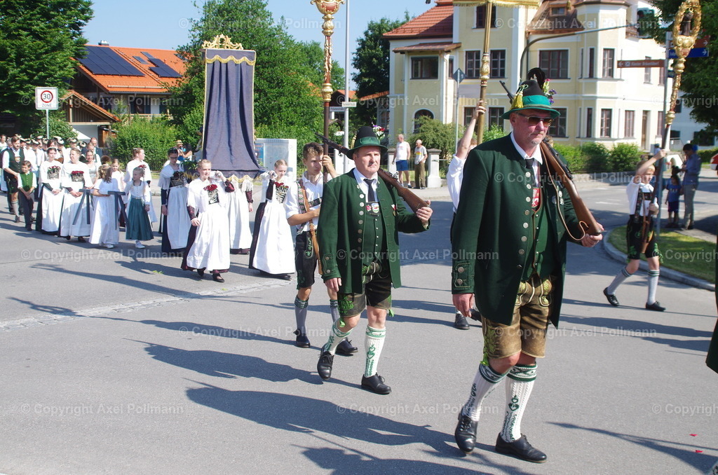 IMGP3299 | fotografiert von Axel PollmannLeonhardi Wallfahrt Benediktbeuern und Murnau, Fronleichnam, Fasching, Landschaft im Loisachtal und Benediktbeuern  - Realisiert mit Pictrs.com