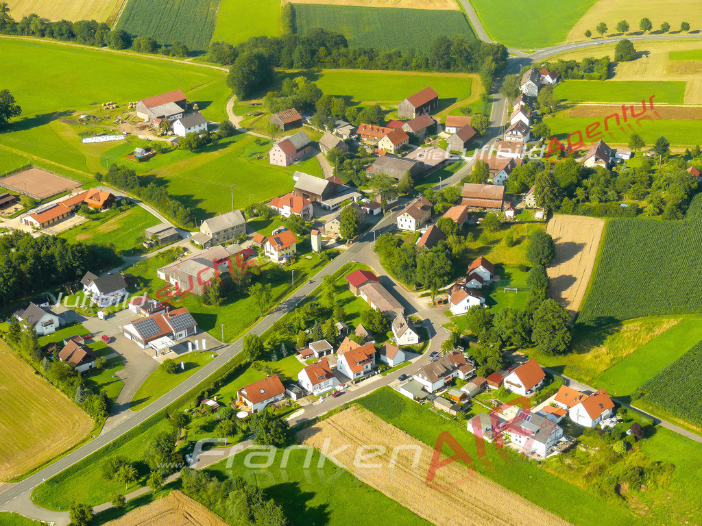 Luftbild von  Eckersdorf - Luftaufnahme wurde 2007 von https://frankenair.de mittels Flugzeug (keine Drohne) erstellt - die Geschenkidee