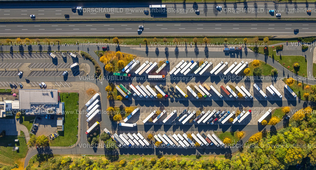 Hamm251001719 | Luftbild, Serways Raststätte Rhynern mit LKW Parkplatz an der Autobahn A2, Formen und Farben, Stadtbezirk Rhynern, Hamm, Ruhrgebiet, Nordrhein-Westfalen, Deutschland