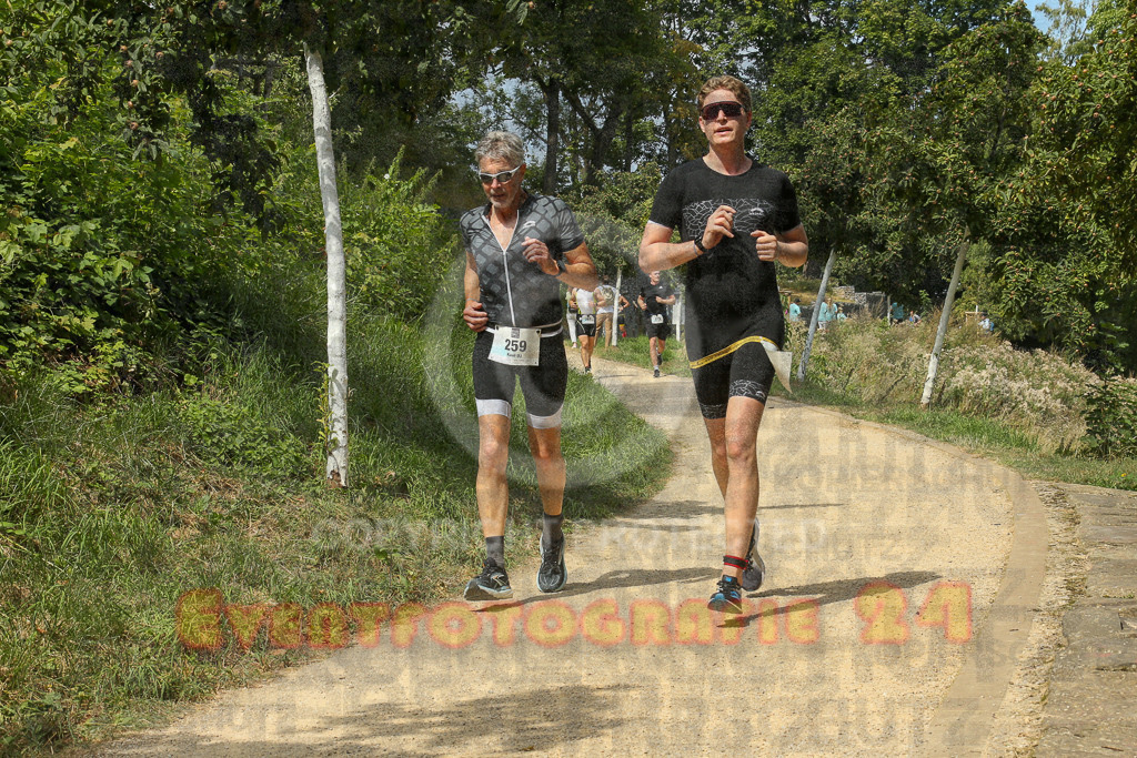 250824_1316_EX1_1853 | Sportfotografie im Rhein-Sieg Kreis, Köln, Bonn, NRW, Rheinland Pfalz, Hessen, etc. Unser Tätigkeitsfeld umfasst den Laufsport vom Volkslauf über den Marathon, Duathlon, Triathon bis zum Ultralauf wie Kölnpfad Ultra oder Schindertrail.