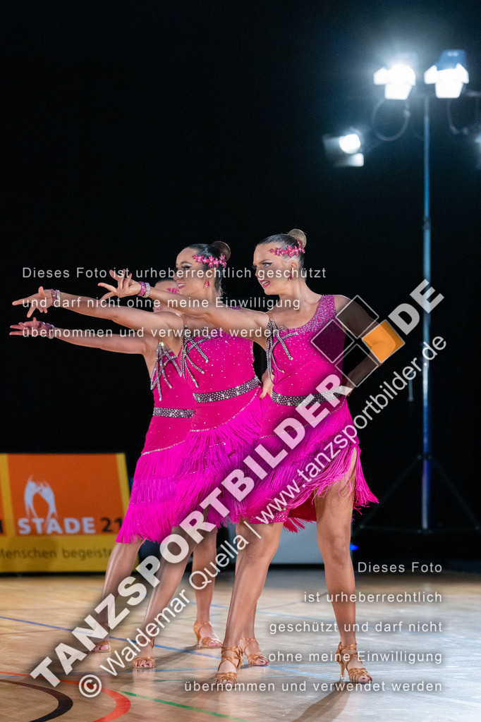 20250504-01162 | Hier finden Sie Tanz Bilder vom Latein und Standard Formationen tanzen. Sportbilder vom Tanzsport. Schöne Fotos und von Weltmeisterschaft, Europameisterschaft, Bundesliga, Regionalliga, Oberliga und Landesliga sowie von GOC Stuttgart, DanceComp, WM Bremen