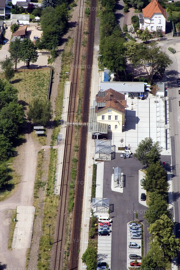 Luftbild: Bahnhof von Osten in Kandel im Bundesland Rheinland-Pfalz in Deutschland. Foto: IMG_2916.jpg vom 18.06.2006 durch Werner Riehm/FLY-FOTO.de