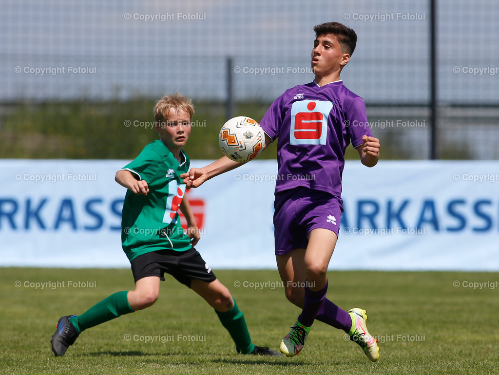 A_LUI_010622_19 | SPORT,FUSSBALL,SPARKASSE SCHUELERLIGA LANDESFINALE 2022 PETTENBACH 01.06.2022 IM BILD: (LINZ VIOLETT) UND (RIED GRUEN) FOTO.FOTOLUI