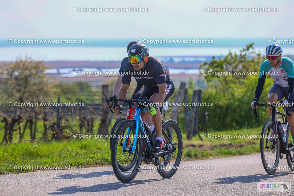 TRA_0719 | Neusiedlersee Radmarathon 2026@sportshot_your_pictrs #yourpictures#roadtowm2029 #nrm #neusiedlerseeradmarathon #neusiedlersee #neusiedlerseetourismus #burgenland #mörbisch #nrm26 #burgenlandtourismus #voglundco #poweredbyburgenlandtourismus #radsport #rad #marathon #ucigranfondo #visitburgenland #ucigranfondoworldseries