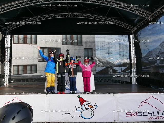 Gruppe Teresa | Photos von der Skischule Warth - Realisiert mit Pictrs.com