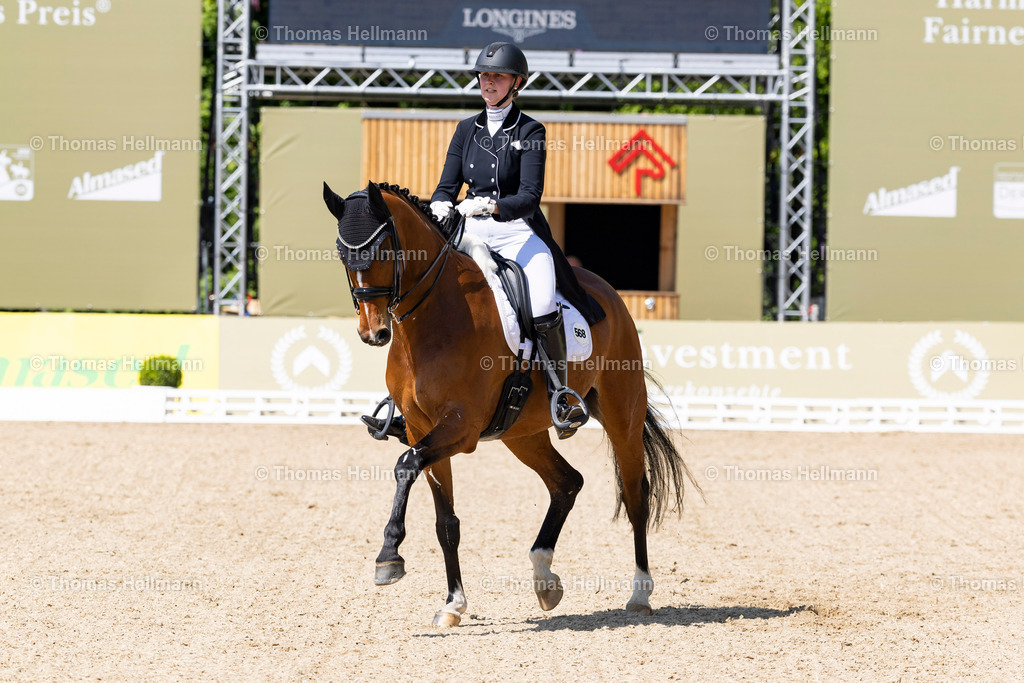 TH_568-NICOLAYSEN Cara (GER)_ Sun of my heart_17953 | Deutsches Spring- und Dressur-Derby 2024 am 10.05.24 in Hamburg, 568NICOLAYSEN Cara (GER), Sun of my heart