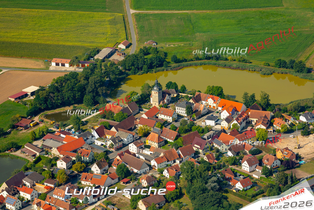 Das Luftbild zeigt : Kairlindach Weisendorf - Die Luftaufnahme wurde 2024 vom UL-Flugzeug aus erstellt ( keine Drohne ) - Hochauflösende Luftaufnahme - Für grossformatige Ausdrucke geeignet. Die Geschenkidee !Mit Lizenz und Bildrechte bestellbar