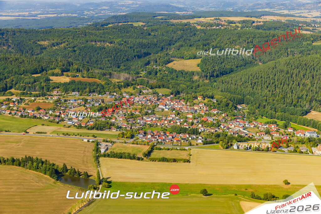 Schrägluftbild  Theisenort  Küps - Das Luftbild wurde 2025 vom UL-Flugzeug heraus erstellt ( keine Drohne ) - Hochauflösende Luftaufnahme -Nicht vergleichbar mit Google Maps oder Satelittenbilder- Die Geschenkidee !Mit Lizenz und Bildrechte bestellbar