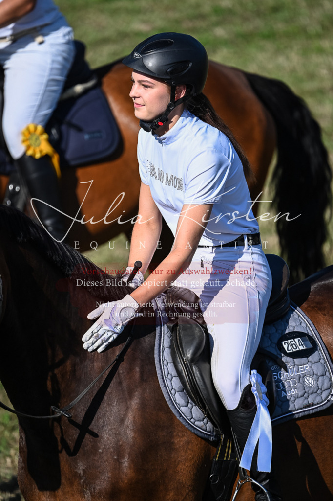 DSC_2605 | Pferde- und Turnierfotografie in Westsachsen. Pferdeportraits, Auftragszeichnungen und intuitive Kunst.