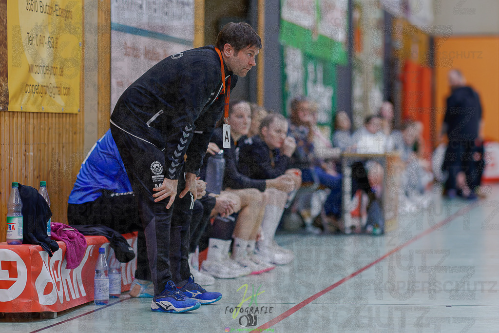 Frauen Oberliga Mitte (HHV); HSG Kleenheim/Langgöns II - HSG Eibelshausen/Ewersbach | Frauen Oberliga Mitte (HHV); HSG Kleenheim/Langgöns II - HSG Eibelshausen/Ewersbach am 01.11.2025 in Oberkleen (Weidig-Halle)Photo © 2025 - Jörg Heinrich - Realisiert mit Pictrs.com