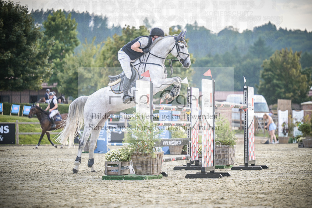 DOS_3777 | Entdecke hochwertige Reitturnierfotos von Foto Oger. Professionell, emotional und authentisch – jetzt Lieblingsmomente im Shop bestellen.Deutschlandweite Turnierfotografie. - Realisiert mit Pictrs.com