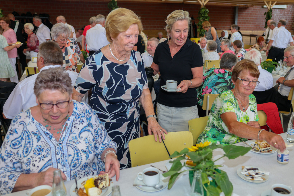 top-top.de-250704-079 | Foto, Video, Fotografie, Videografie, Fotobox, DJ, Discjockey, Musik, Musikbox, Veranstaltung, Photobooth, Amazon, Ebay, Buchtipp, Bestseller, Autor, Verlag, Buch, Wesel, Hamminkeln, NRW, Dinslaken, Rees, Drohne, Hochzeit, Party, Fotobox, Wesel, Fotograf