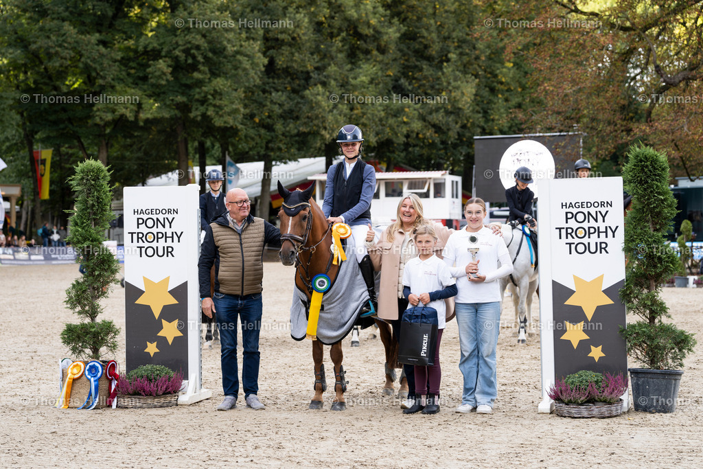 OWL.Ch.2024_Hagedorn_Pony Trophy Tour--6 | Der professionelle Turnierfotograf ✓ Reitsport Bilder ▷ Shop ✚ günstig & schnell ✚ mit Zugang für Redakteure