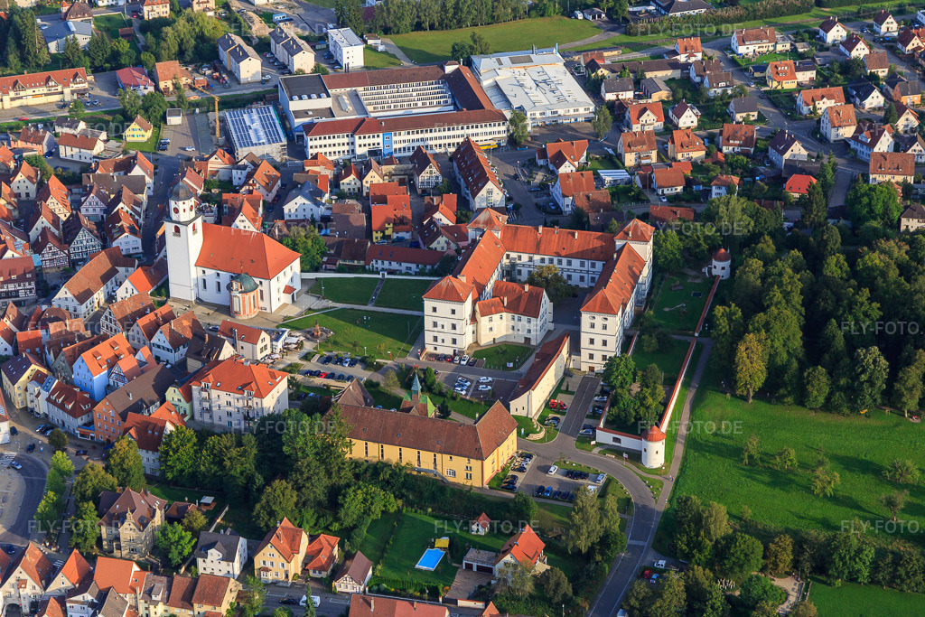 Luftbild: Bizerba SE & Co. KG, Schloss Meßkirch und Kirche St. Martin in Meßkirch im Bundesland Baden-Württemberg in Deutschland.Foto: IMG_102906.jpg vom 26.08.2017 durch Werner Riehm/FLY-FOTO.deBizerba bietet Hardware und Software für Handwerk, Handel, Industrie & LogistikSchloß Meßkirch Tagungen, Seminare und FeiernWWW.MESSKIRCH-SAULDORF.DE