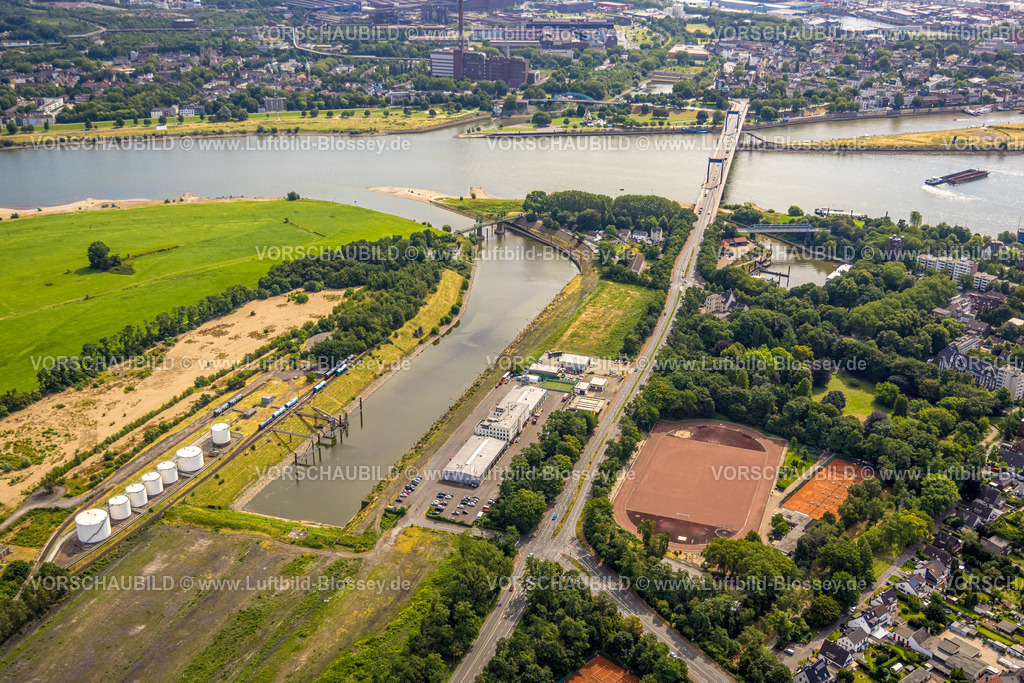 Duisburg230707168 | Luftbild, Friesenplatz Sportplatz am  Rheinpreußenhafen, Friedrich-Ebert-Brücke, Alt-Homberg, Duisburg, Ruhrgebiet, Nordrhein-Westfalen, Deutschland