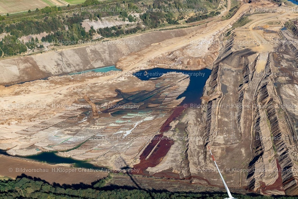 Lufbilder Bedburg-5794 | Luftbild Bedburg Bergbau- Abraumhalde " RWE Power AG " in Bedburg im Bundesland Nordrhein-Westfalen, Deutschland - Realized with Pictrs.com