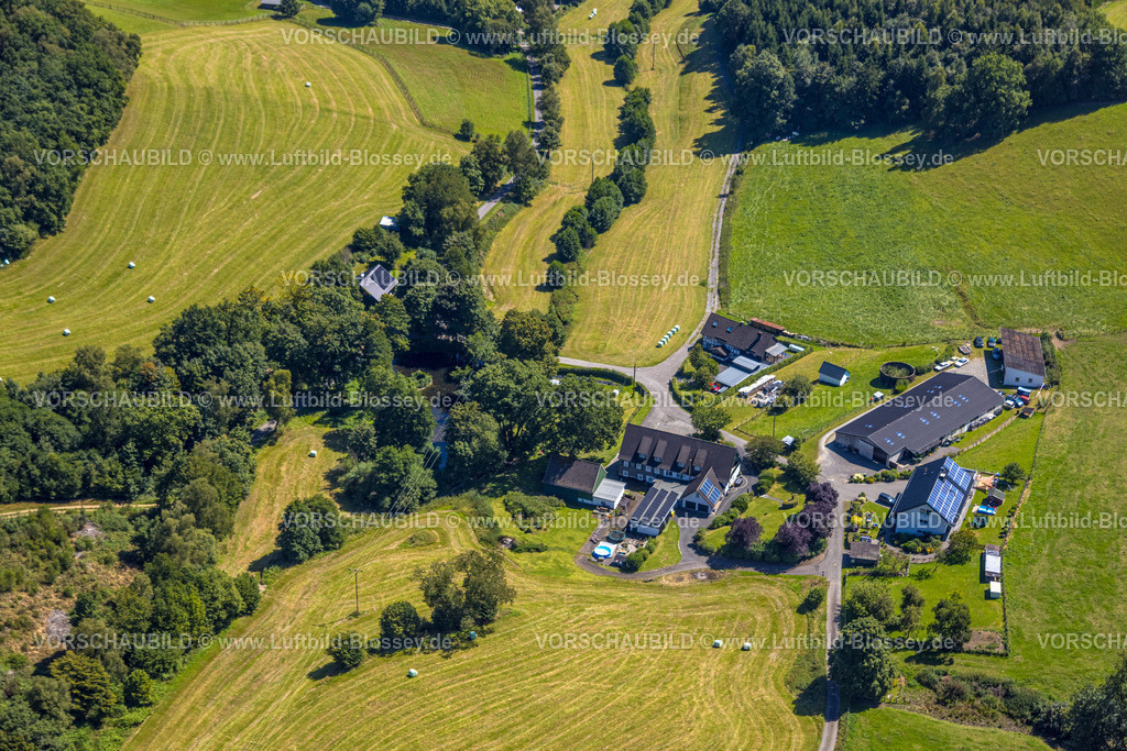 Olpe250810631 | Luftbild, Landwirtschaftlicher Betrieb Buchhagen, Iseringhausen, Drolshagen, Sauerland, Nordrhein-Westfalen, Deutschland