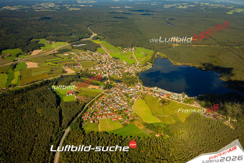 Das Luftbild zeigt : Neubäu am See Roding - Die Luftaufnahme wurde 2023 vom UL-Flugzeug aus erstellt ( keine Drohne ) - Hochauflösende Luftaufnahme - Für grossformatige Ausdrucke geeignet. Die Geschenkidee !Mit Lizenz und Bildrechte bestellbar