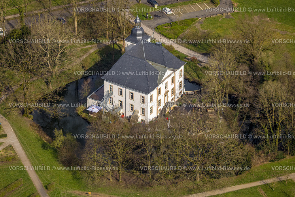 Voerde240309297 | Luftbild, Wasserschloss Haus Voerde mit Gräfte und Park, Voerde, Nordrhein-Westfalen, Deutschland