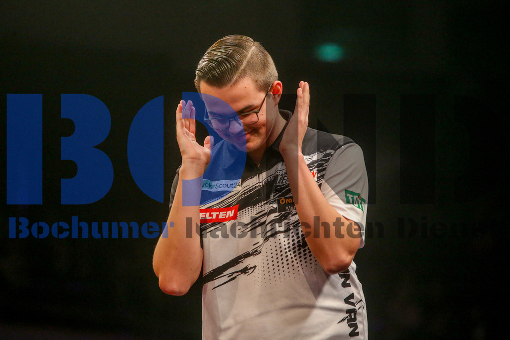  29.10.2023 - 
 | Sebastian Sendlak / Bochumer Nachrichtendienst (BOND) - PDC European Darts Championship: Viertelfinale {Persons shown} - Realisiert mit Pictrs.com