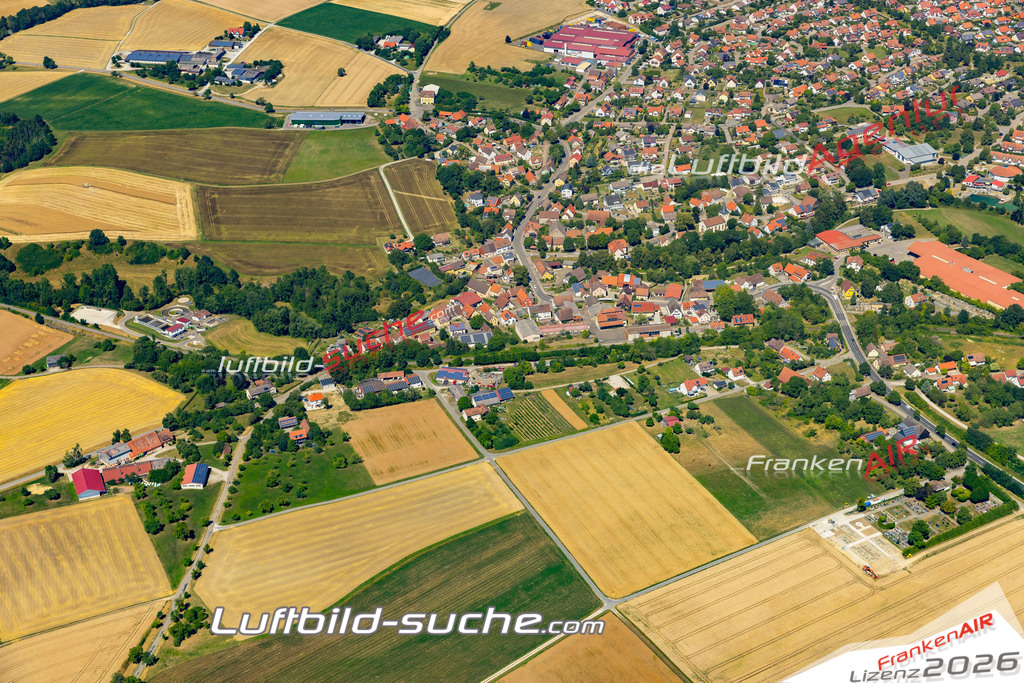 Aktuelles Luftbild von  Wallhausen - Die Luftaufnahme wurde 2022 mittels UL-Flugzeug erstellt ( keine Drohne ) - hochauflösende Kamera-Systeme von  Canon -Beste Qualität - Für grossformatige Ausdrucke geeignet. Die Geschenkidee !