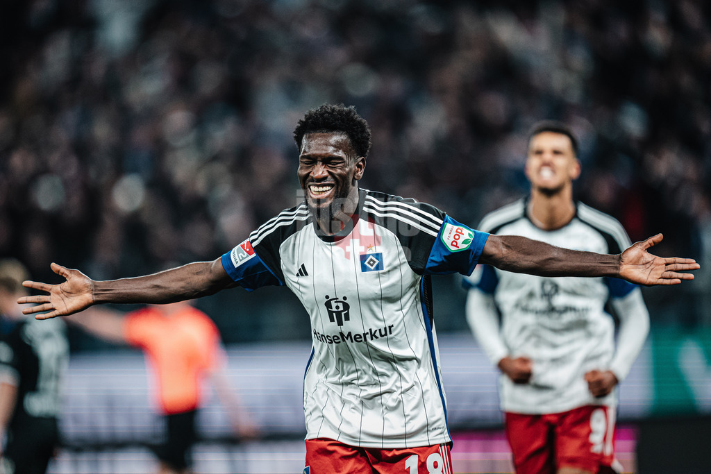 Fußball | Männer | Saison 2023/2024 | 2. Fußball-Bundesliga | 12. Spieltag | Hamburger SV vs. 1. FC Magdeburg | 04.11.2023 | Bakery Jatta (#18, HSV) jubelt nach seinem Tor