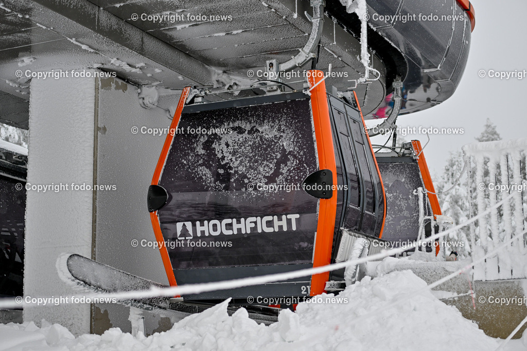 Hochficht_ Skigebiet_ Boehmerwald_ 04.02.2023-34 | 04.02.2023, Hochficht, AUT, Skigebiet Hochficht, Boehmerwald, im Bild Hochficht Bergbahn, Gondel, Bergstation