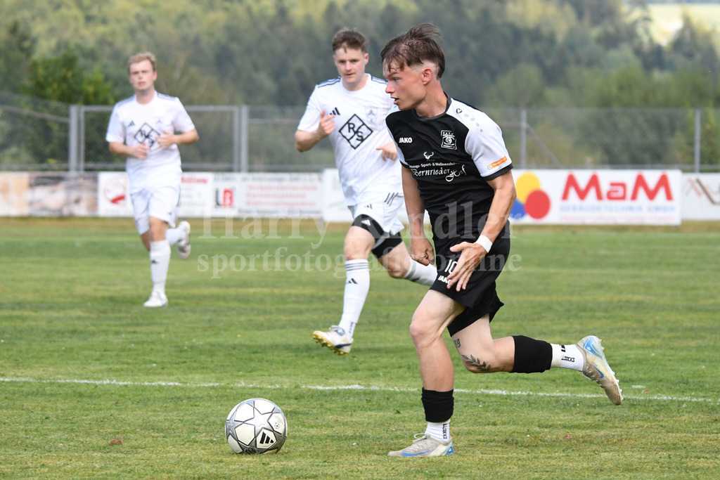 SpVgg GW Deggendorf | Laurin Hübscher (SpVgg GW Deggendorf #10) - Realisiert mit Pictrs.com